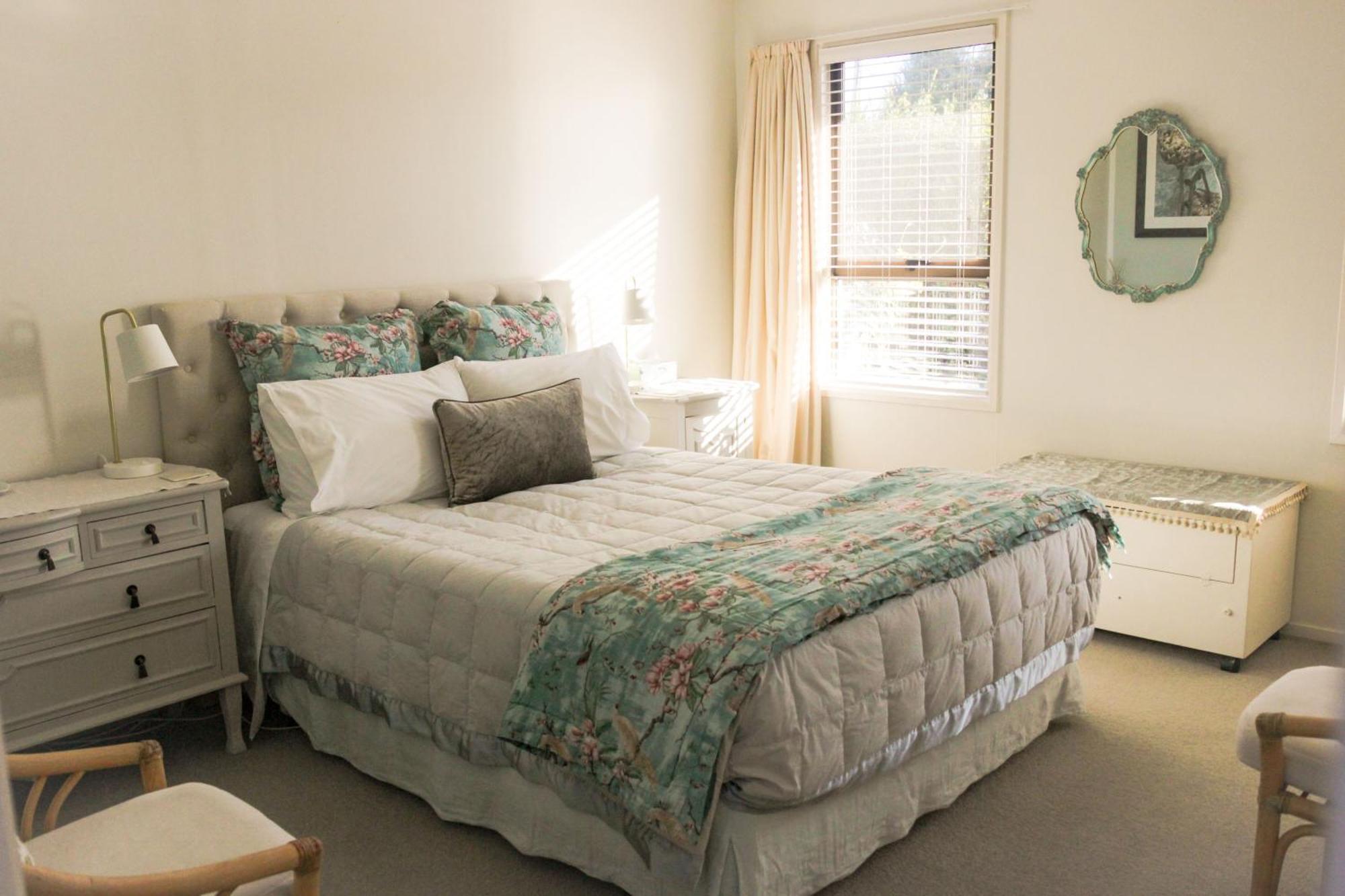 Magnolia House Bed & Breakfast Blenheim Exterior photo